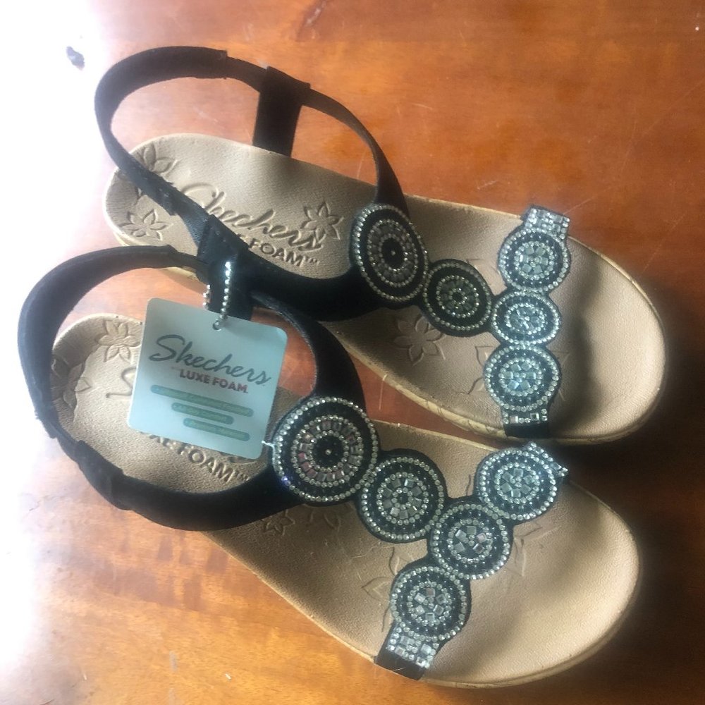 Skeechers Beverlee Date Glam Sandal New With Tags. Size 6